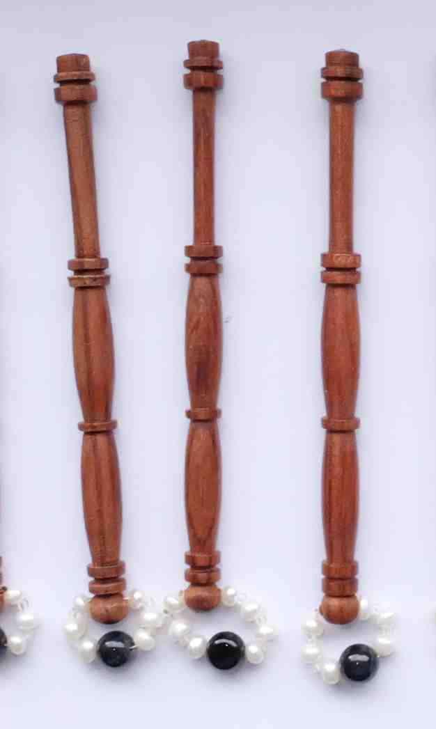 Englischer Klppel  mit Perlenring ca 11 cm lang dunkles Holz