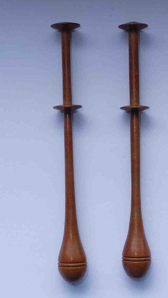Paar Klppel ca 11 cm lang dunkles Holz